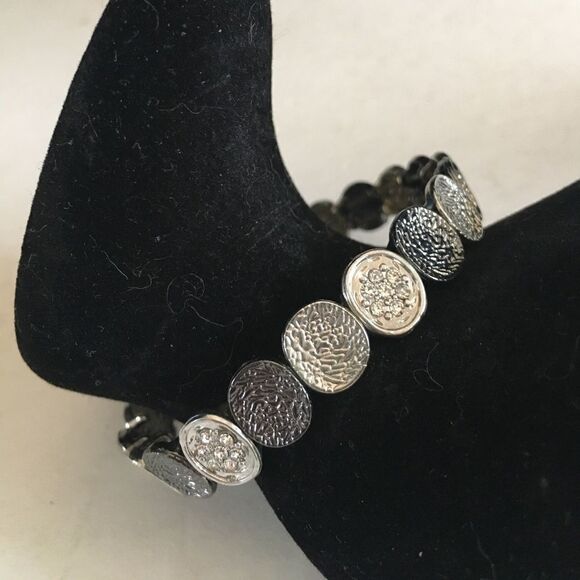 Bundle Sale 3 for $15 | Silver Tone Beaded Stretch Bracelet - Picture 3 of 12